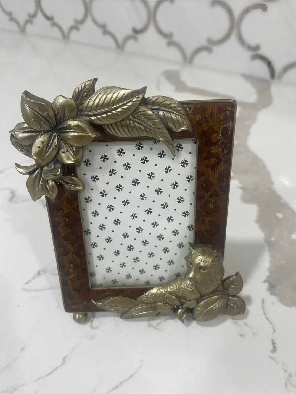 Brass-Accented Brown Floral Photo Frame - Elegant Home Accent